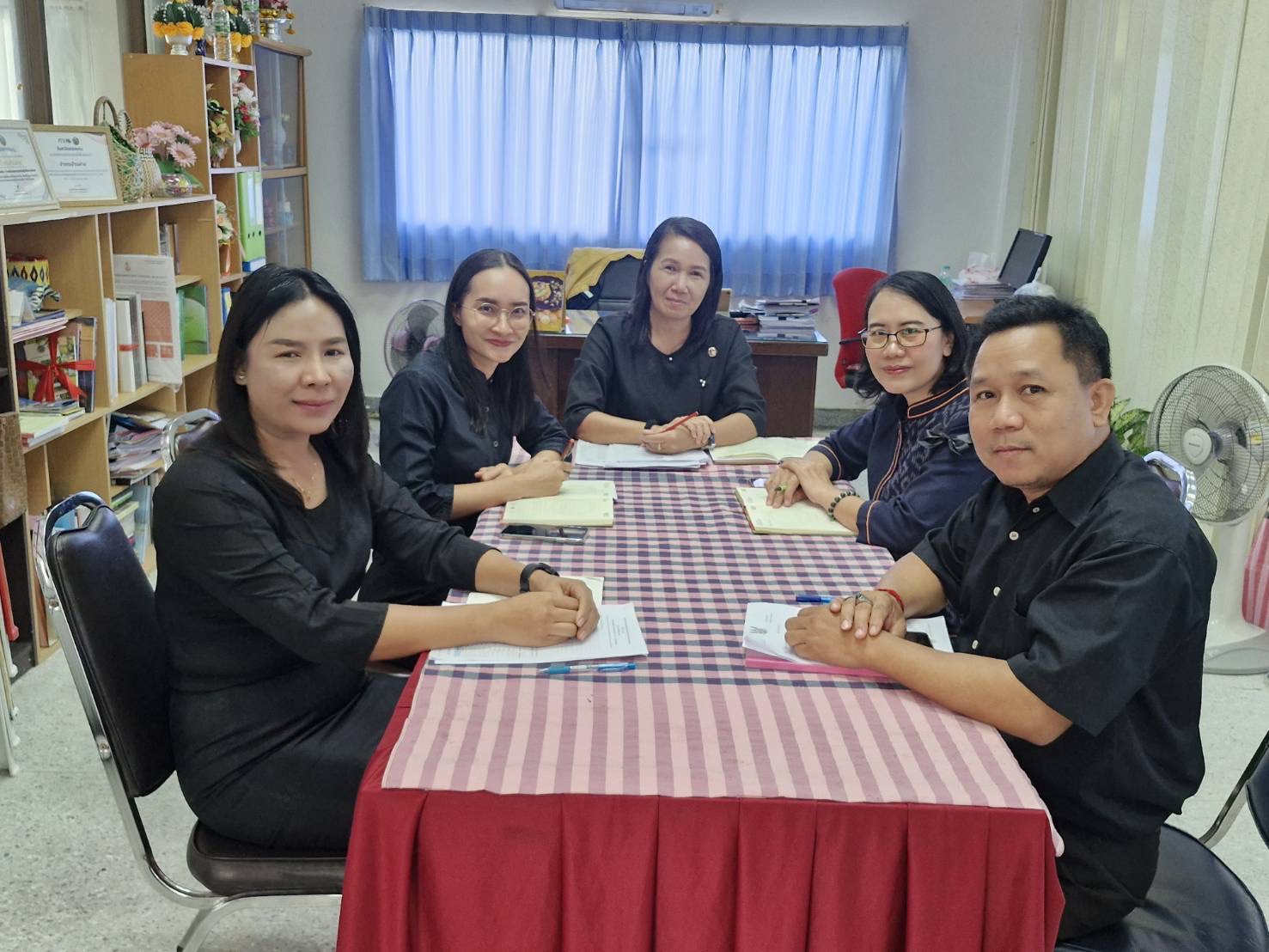 พช.บ้านฝาง : ประชุมเจ้าหน้าที่พัฒนาชุมชนอำเภอบ้านฝาง ประจำเดือนพฤศจิกายน 2568